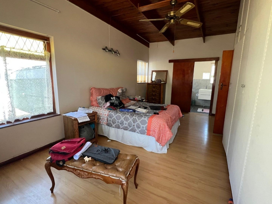 4 Bedroom Property for Sale in Kabega Park Eastern Cape